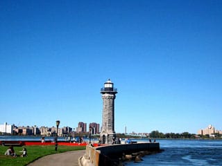 Blackwell Island Lighthouse (photograph by the author for Hyperallergic) (click to enlarge)