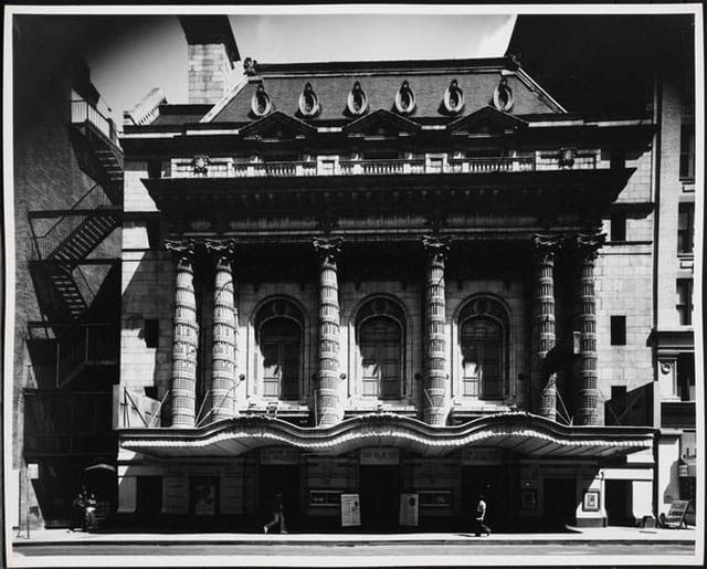 Edmund V. Gillon, [Lyceum Theater, 149-157 West 45th Street.] (1976–77), gelatin silver print, 8 x 10 in