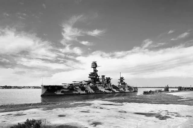 Thomas Bangsted, "USS Texas (Measure 12 – modified)" (2012-2014), pigment print, 63.5 x 96 inches