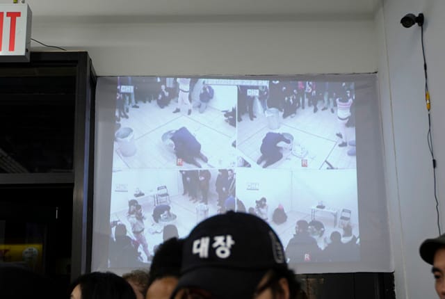 Miao Jiaxin, "No Return" (December 31st, 2013) at OUTLET Fine Art (Photo by Yijun Liao and Takahiro Morooka)