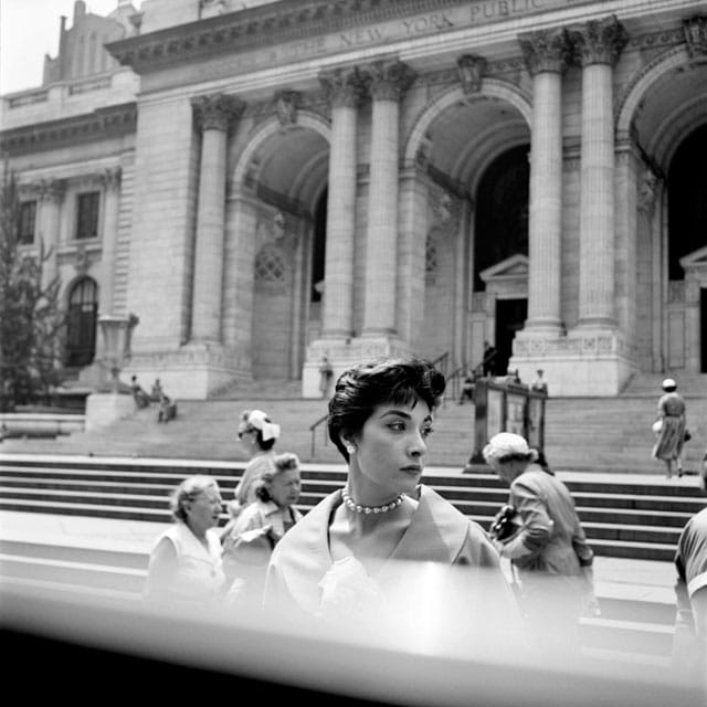 Woman at the NY Public Library, still from John Maloof and Charlie Siskel’s 'Finding Vivian Maier' (photo by Vivian Maier) (courtesy the Maloof Collection)