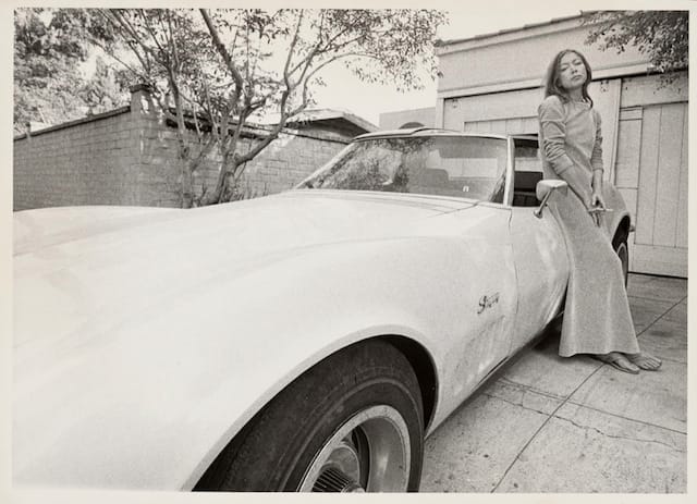 Julian Wasser, "Joan Didion" (1970), Gelatin silver print (© Julian Wasser. Courtesy of the artist and Craig Krull Gallery, Santa Monica, California)