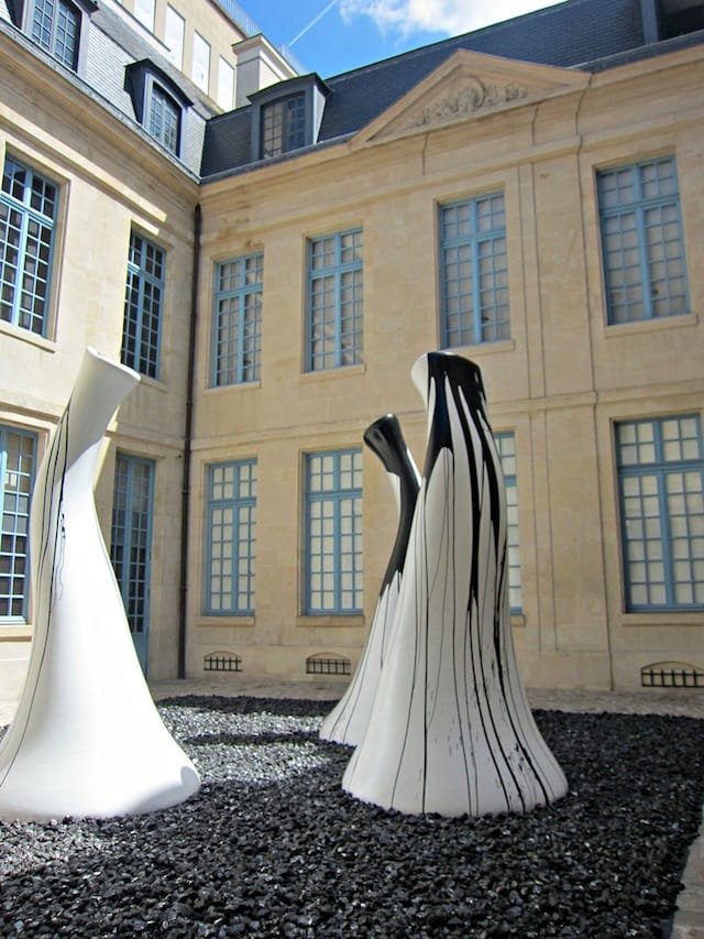 Lin Utzon, "Cosmic Dance" at the Musée de la Chasse et de la Nature in Paris