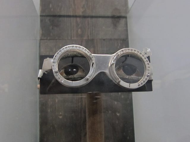 Hiroshi Sugimoto: “Aujourd’hui le monde est mort [Lost Human Genetic Archive]”