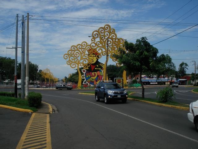 hugo chavez monument