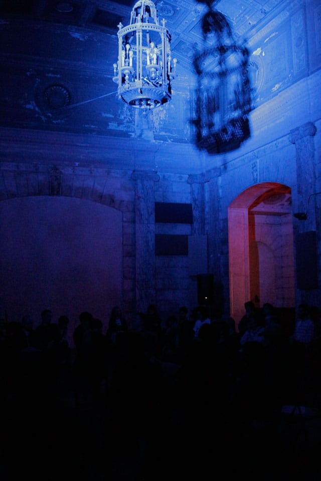 Audience at ISSUE Project Room for Jacob Kirkegaard's "ISFALD" (photo by Bradley Buehring, courtesy ISSUE Project Room)