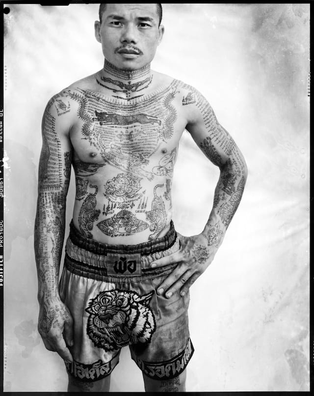 Cedric Arnold's portrait of Yantra, a Muay Thai boxer, Bangkok (2008-2011) (© Cedric Arnold)