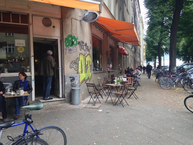 This cafe was listed in the program for 48hnk, but the author couldn't find any art in it.