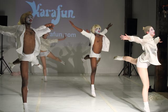 Raja Feather Kelly / The Feath3r Theory, “Drella” (I Love You Faye Driscoll) (2014) (photo by Aitor Mendilibar)