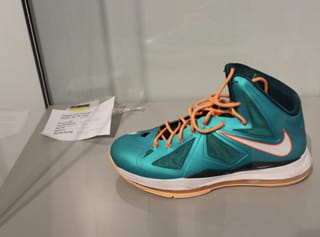 Wolfgang Tillmans, detail "(I think this one is untitled (BB Vitrine Installation Dahlem)" (2014)