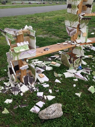 Detail of the vandalized sculpture (click to enlarge)