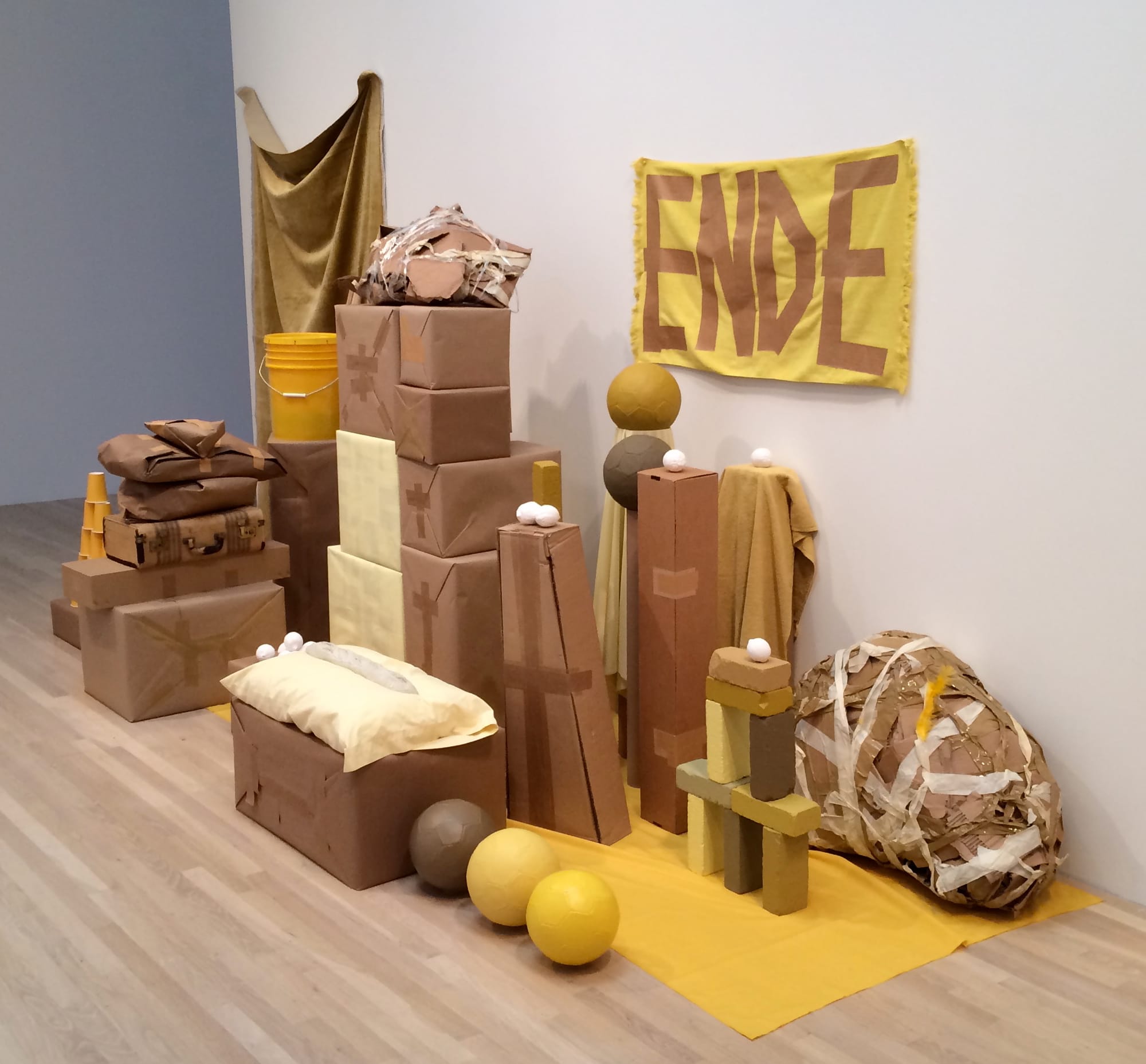 Performance props, Emily Mast, "ENDE (Like a New Beginning)" (2014)