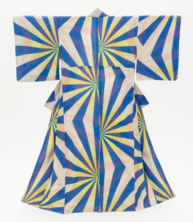 Woman’s Kimono with Geometric Pattern (Japan, early Shōwa period, c. 1940), silk crepe (omeshi meisen), stencil-printed warp and weft (heiyō-gasuri meisen), Costume Council Fund