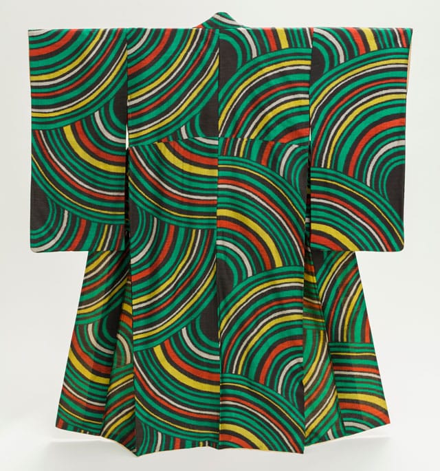 Woman’s Unlined Kimono (hitoe) with Curvilinear Bands of Stripes (Japan, early Shōwa period, c. 1940), silk plain weave, stencil-printed weft (yokosŏ-gasuri meisen), purchased with funds provided by Grace Tsao