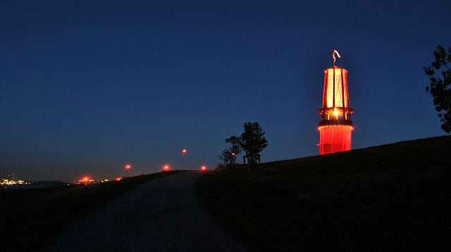 "Mining Lamp" monument (Geleucht on the Halde Rheinpreußen in Germany) designed by Otto Piene. The artist passed away July 14) (via Wikimedia)