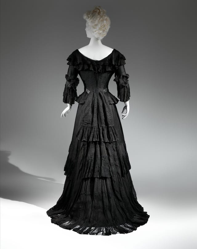 Mourning Dress, 1902-1904 Black silk crape, black chiffon, black taffeta The Metropolitan Museum of Art, Gift of The New York Historical Society, 1979 (1979.346.93b, c) Photo: © The Metropolitan Museum of Art, by Karin Willis