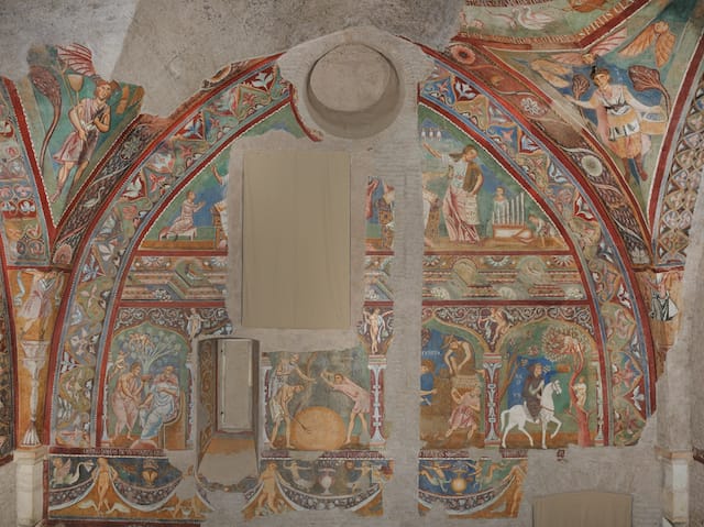 Frescoes in the Gothic Hall (Courtesy of Laboratorio fotografico della Soprintendenza Speciale per il patrimonio storico artistico etnoantropologico e per il Polo museale della città di Roma)
