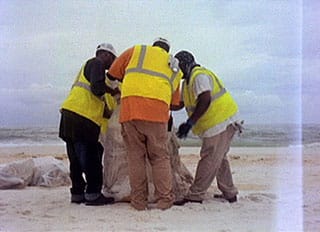 Kevin Jerome Everson (b. 1965), still from "Half On, Half Off" (2011), 16mm film transferred to video, color, silent; 3:20 minutes. (courtesy the artist and Picture Palace Pictures)