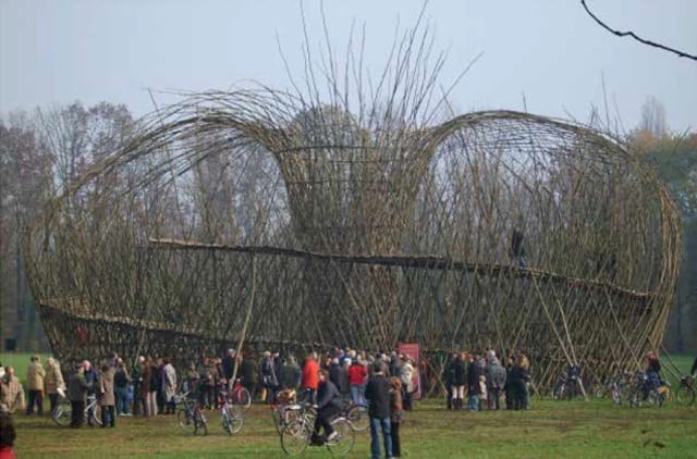 Giuliano Mauri, " Aviary for Humans (Voliera per umani)" (Monza Park, Italy, 2006)