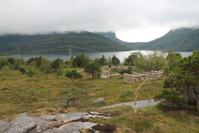 Jan Håfström, “The Forgotten Town” (1996), quartzite, limestone, area: 400 sq m, in cooperation with architect Johan Celsing