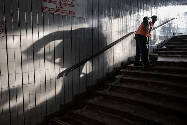 More than 90% of Moscow's streets are cleaned by labor migrants. 