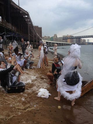 The marriage under the Brooklyn Bridge (click to enlarge)