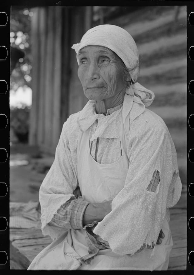 American Indian farm wife, McIntosh County, Oklahoma, photograph by Russell Lee (June 1939) (via Photogrammar/Library of Congress)