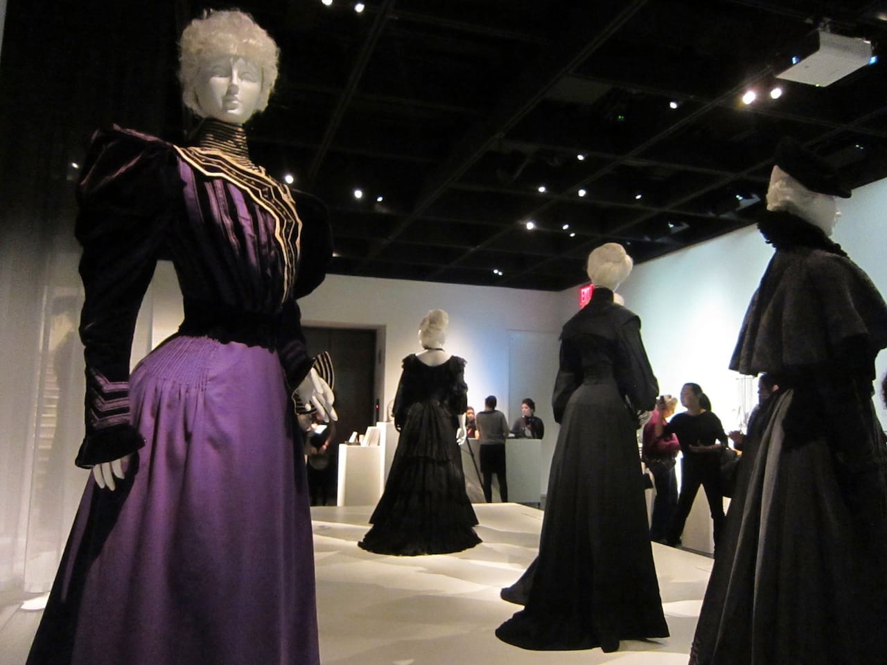 Death Becomes Her: A Century of Mourning Attire