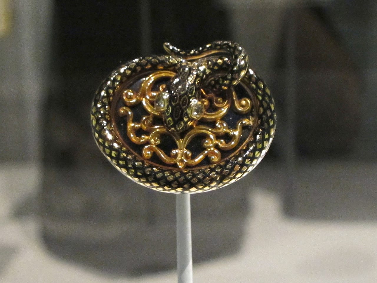 Death Becomes Her: A Century of Mourning Attire