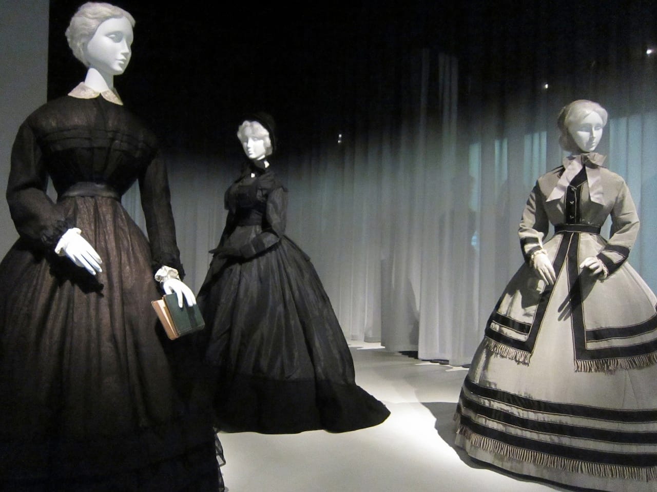 Death Becomes Her: A Century of Mourning Attire