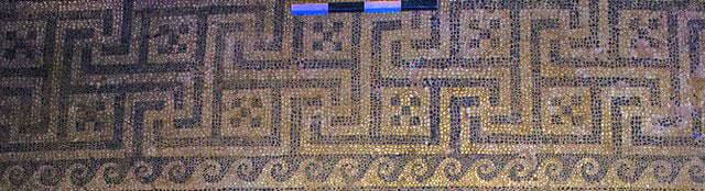 Design motif at the top of the mosaic