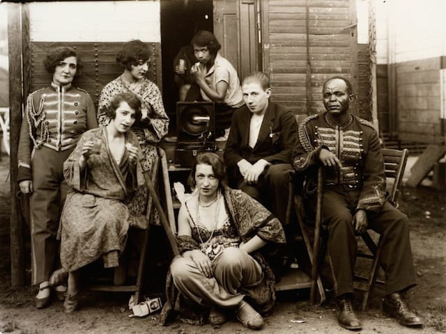 August Sander, “Circus Artists” (“Zirkusartisten”), 1926/1936 printed later. Edgar J. Lownes and Walter H. Kimball Funds. © August Sander. (Courtesy of the RISD Museum, Providence, RI)