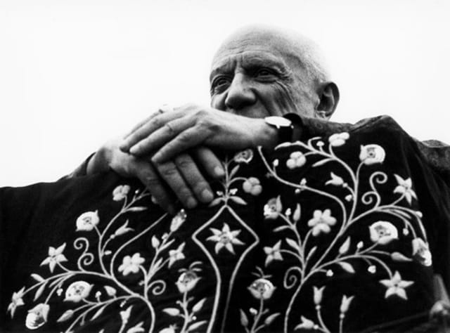 picasso_preside_la_corrida_image_full