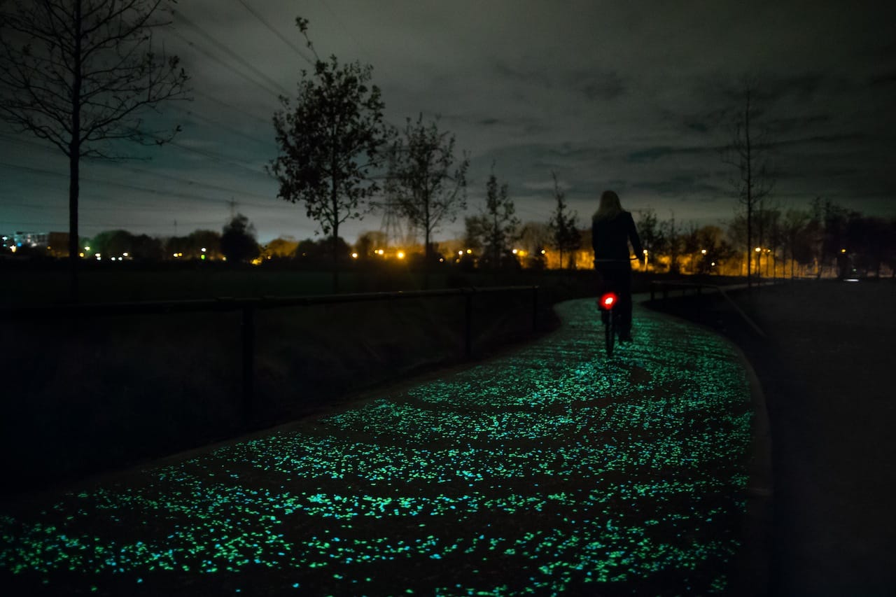 Van Gogh Bicycle Path (courtesy Daan Roosegaarde & Heijmans)
