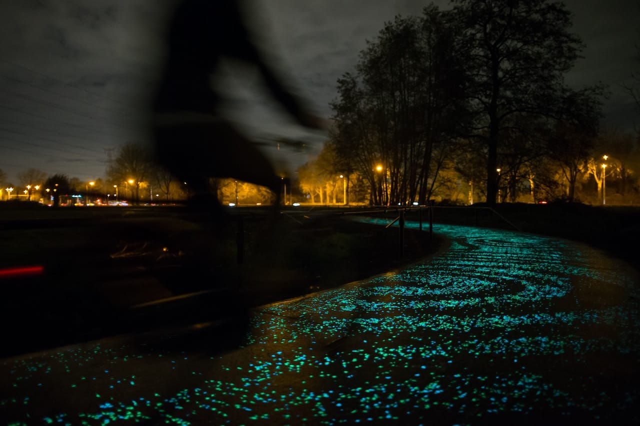 Van Gogh Bicycle Path (courtesy Daan Roosegaarde & Heijmans)