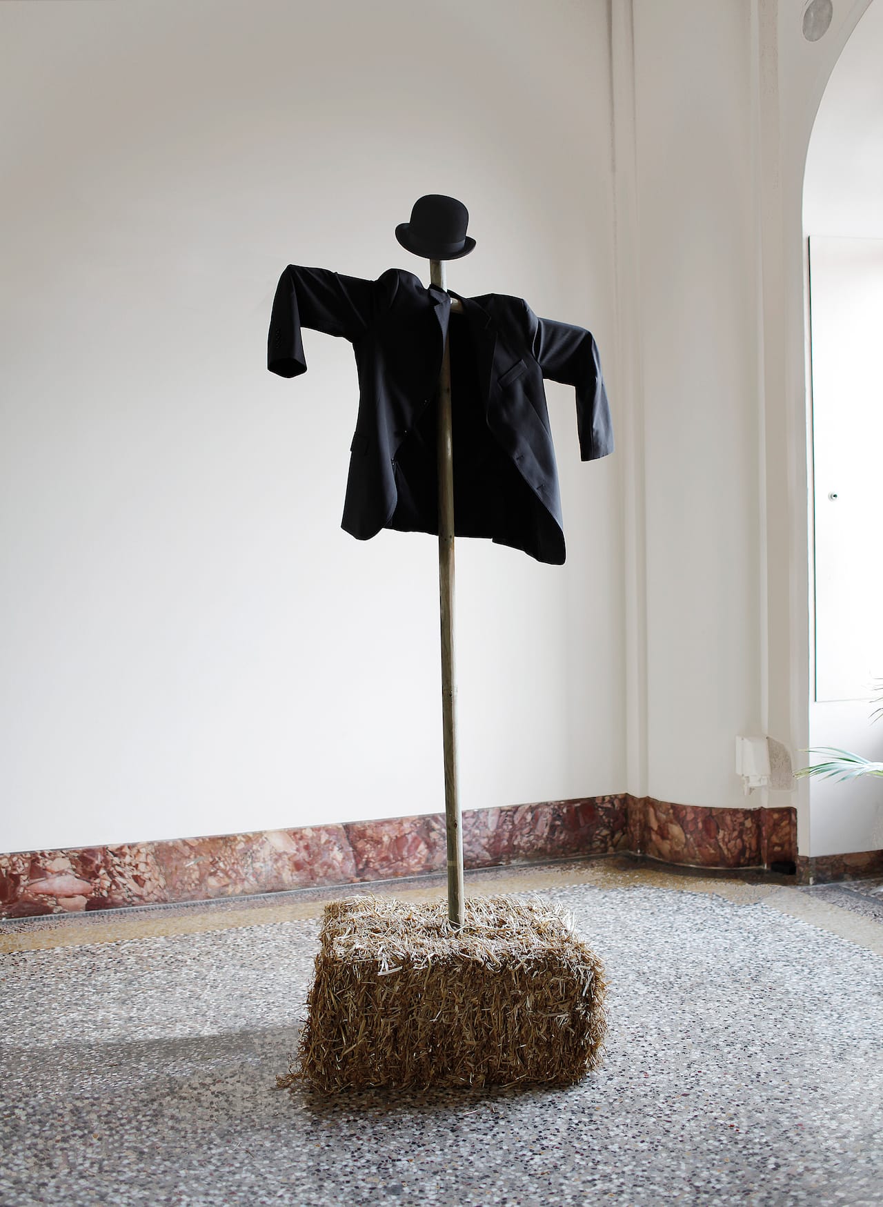 Gianni Motti Spauracchio 2012 / Courtesy Galerie Perrotin, Paris © Courtesy Galerie Perrotin Paris / Ph. Olivier Oberson