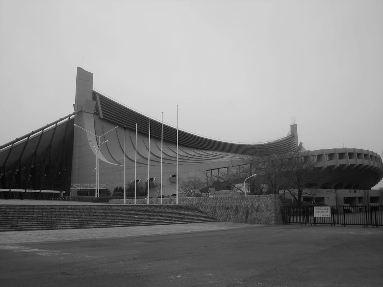 Tokyo's 1964 Olympic Stadium (Image via Dom Pates/Flickr)