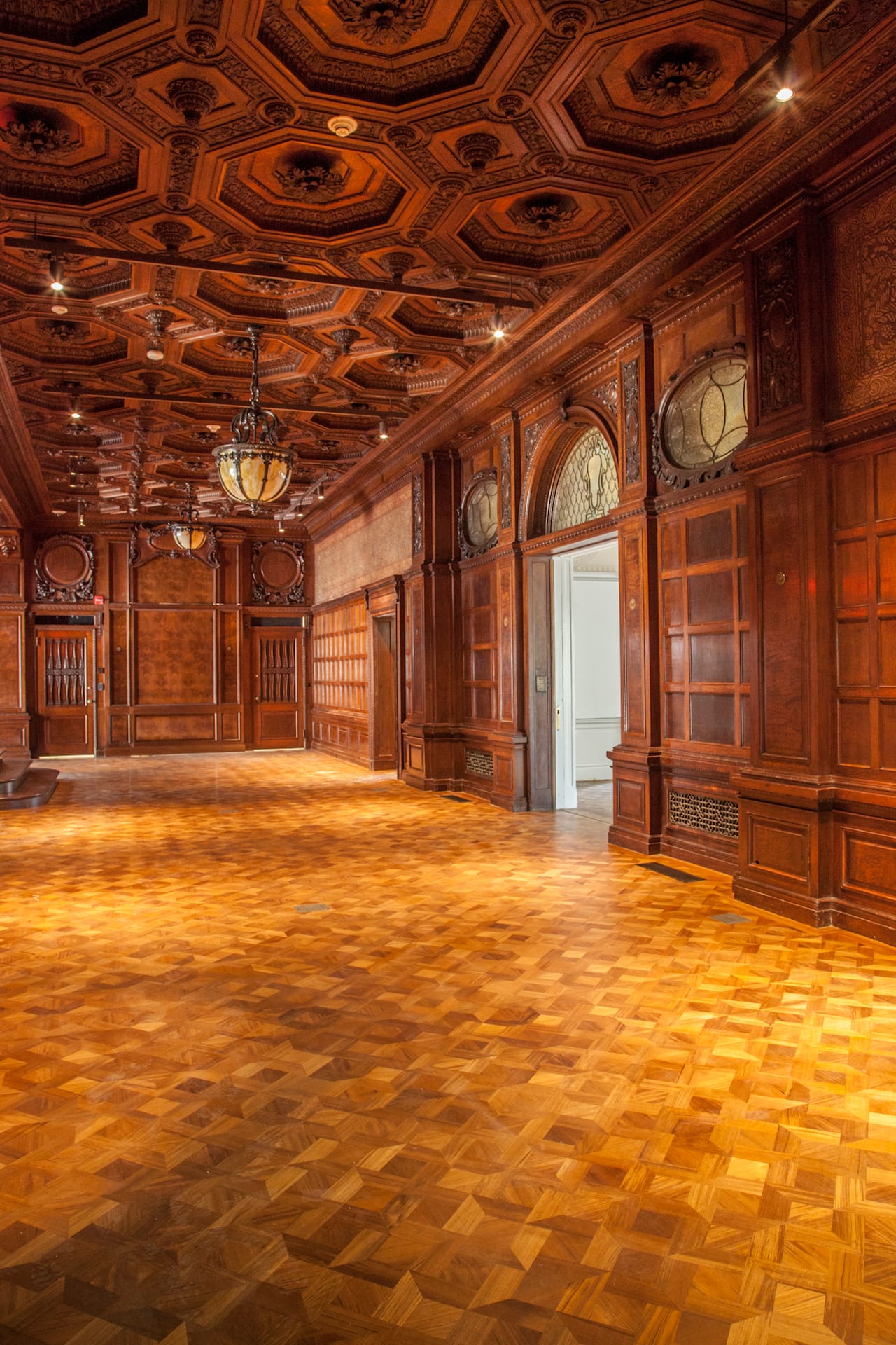 Cooper Hewitt, Smithsonian Design Museum, Great Hall (photo by James Rudnick, © 2014 Cooper Hewitt, Smithsonian Design Museum)