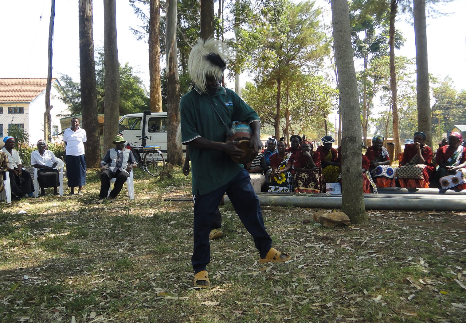 A veteran Isukuti player in Kenya (© Department of Culture, 2013, via UNESCO)