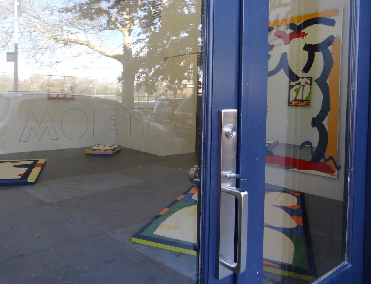 The entrance to MOIETY on North 12th Street in Williamsburg (all photos by the author for Hyperallergic)