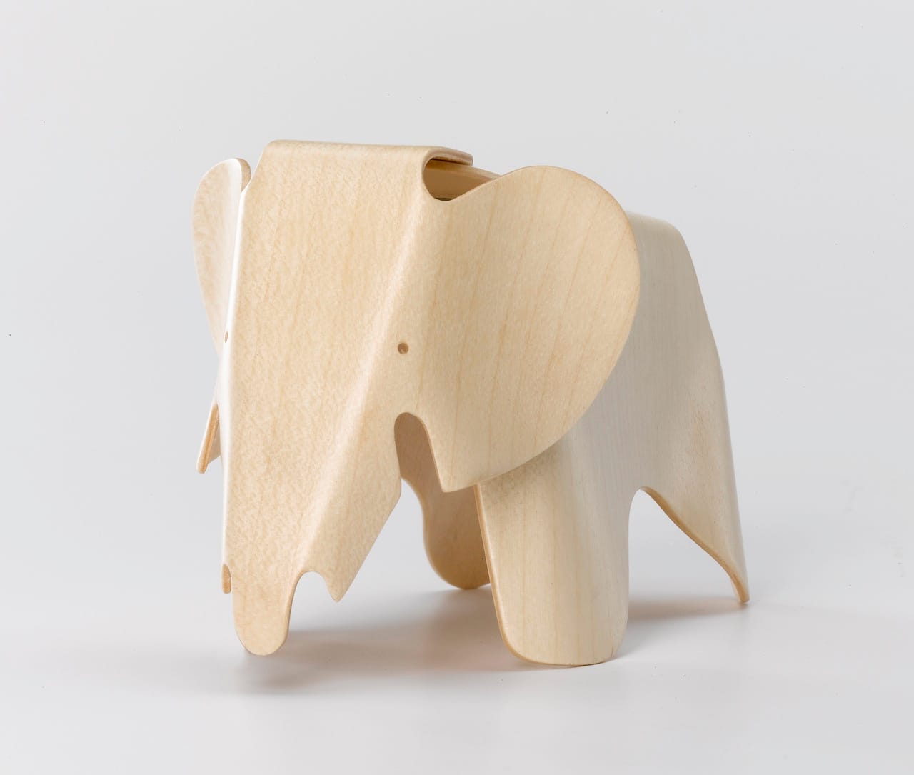 VITRA IMAGE 1 - Eames_Elephant_Wood