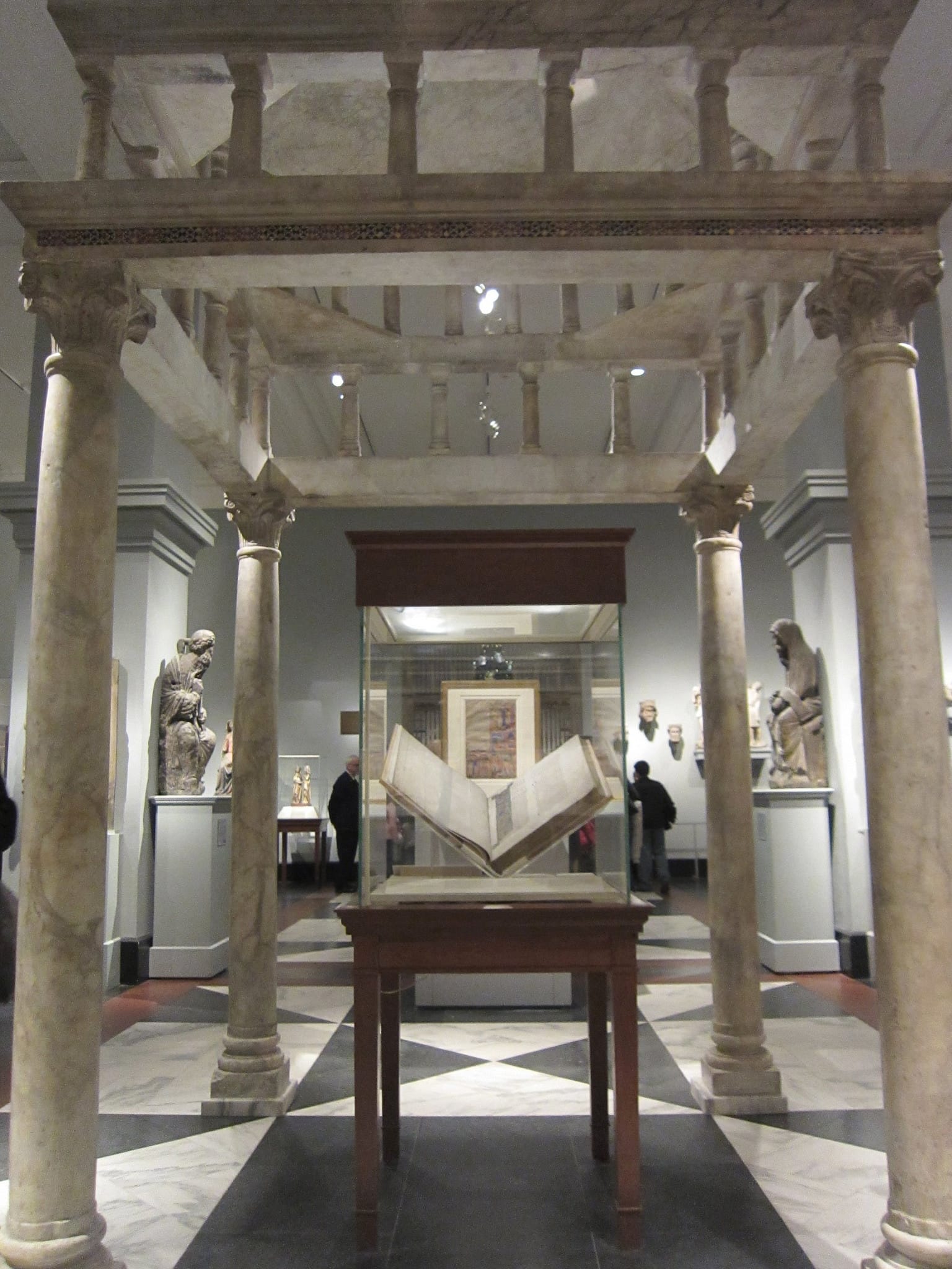 The Winchester Bible on view at the Metropolitan Museum of Art (photograph by the author for Hyperallergic)