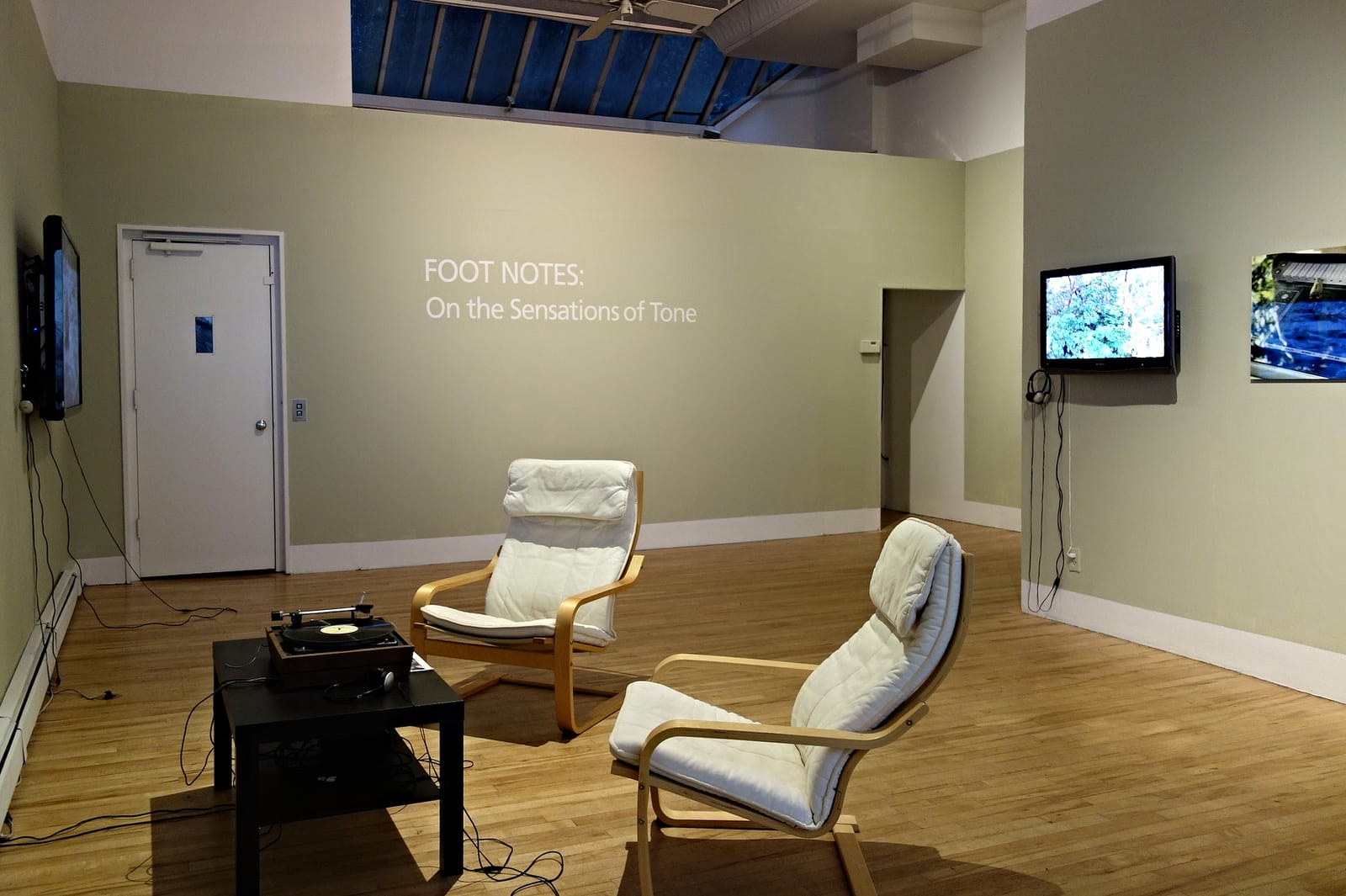 Installation view of 'Foot Notes' (photograph by the author for Hyperallergic)