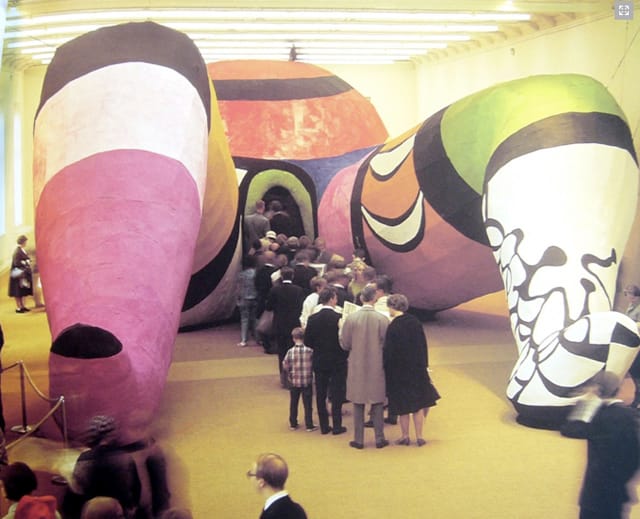 Niki de Saint Phalle, "hon-en-katedral" ("she-a-cathedral") (1966) (photo courtesy Galeries nationales du Grand Palais)