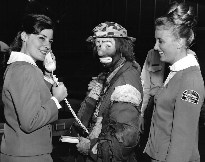 Anonymous_Clown Emmet Kelly Jr at the Bell System Pavilion_HiRes