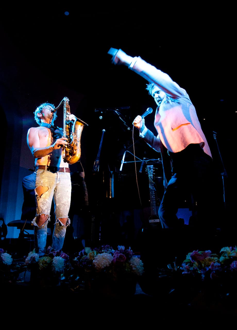 Kjartansson performing "Misery"