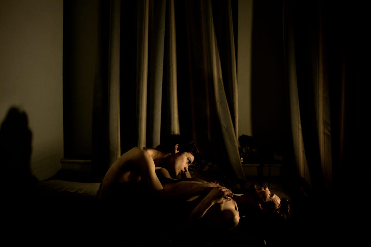 World Press Photo of the Year 2014 First Prize Contemporary Issues, Singles Mads Nissen, Denmark, Scanpix/Panos Pictures St. Petersburg, Russia Caption: Jon and Alex, a gay couple, during an intimate moment. Life for lesbian, gay, bisexual or transgender (LGBT) people is becoming increasingly difficult in Russia. Sexual minorities face legal and social discrimination, harassment, and even violent hate-crime attacks from conservative religious and nationalistic groups. 