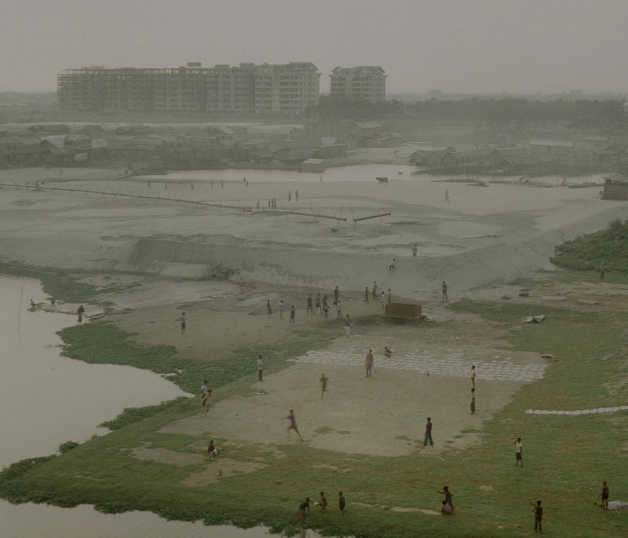 05_ Rasel Chowdhury, Hazari Bag, Dhaka (From the series 'Desperate Urbanization', 2010-14) (5)