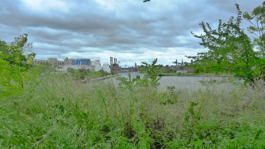 The undeveloped region of Bushwick Inlet (photograph by Inga, via Flickr)
