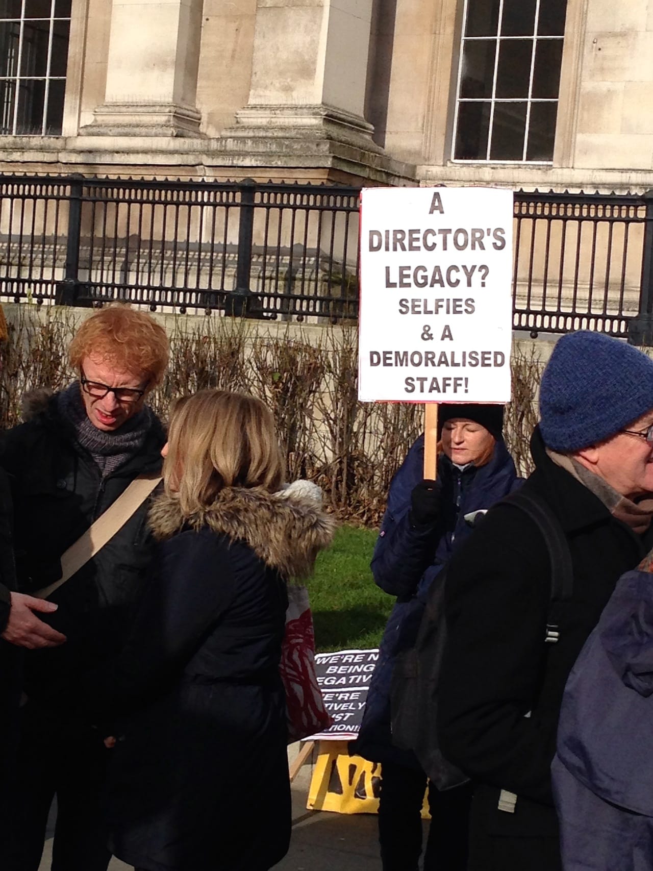 Picketers outside the National Gallery (click to enlarge)